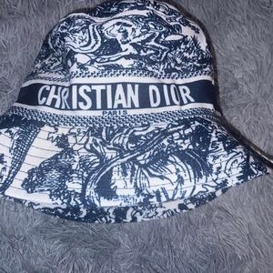 Christian Dior bucket hat
